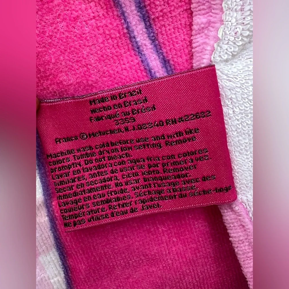 VINTAGE BARBIE BEACH TOWEL.